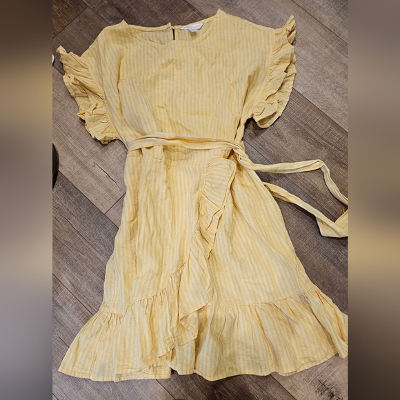 Jillian Harris Dresses & Skirts - Joe Fresh X Jillian Harris Beautiful Yellow Dress